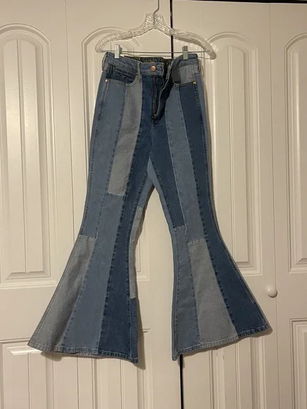 Wrangler X Lainey Wilson Patchwork Super Flare Jean 30x32 - Picture 4 of 5